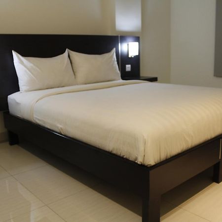 Bella Vita Hotel Купанґ Екстер'єр фото
