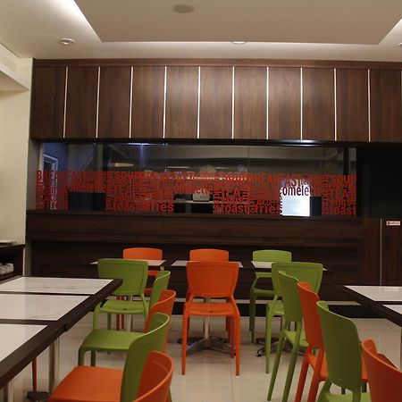 Bella Vita Hotel Купанґ Екстер'єр фото