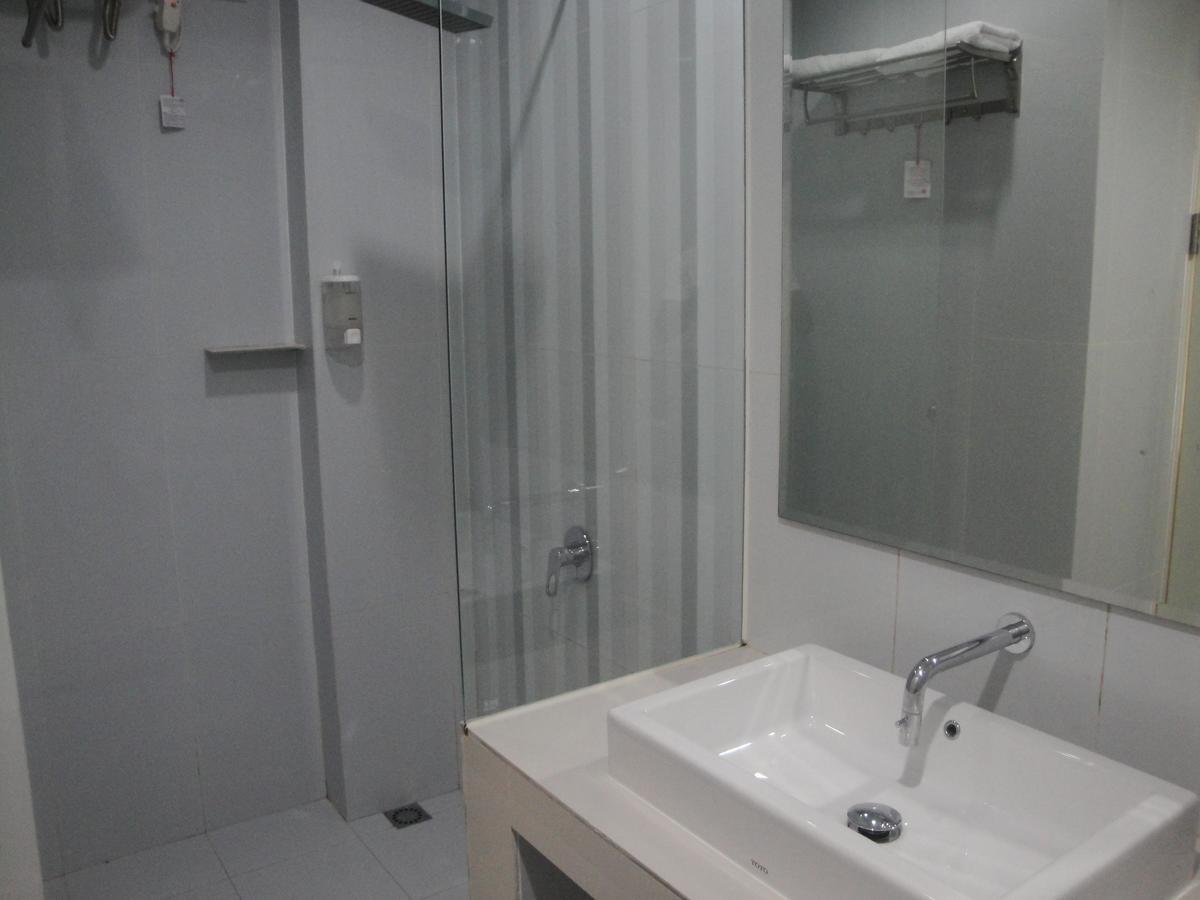 Bella Vita Hotel Купанґ Екстер'єр фото