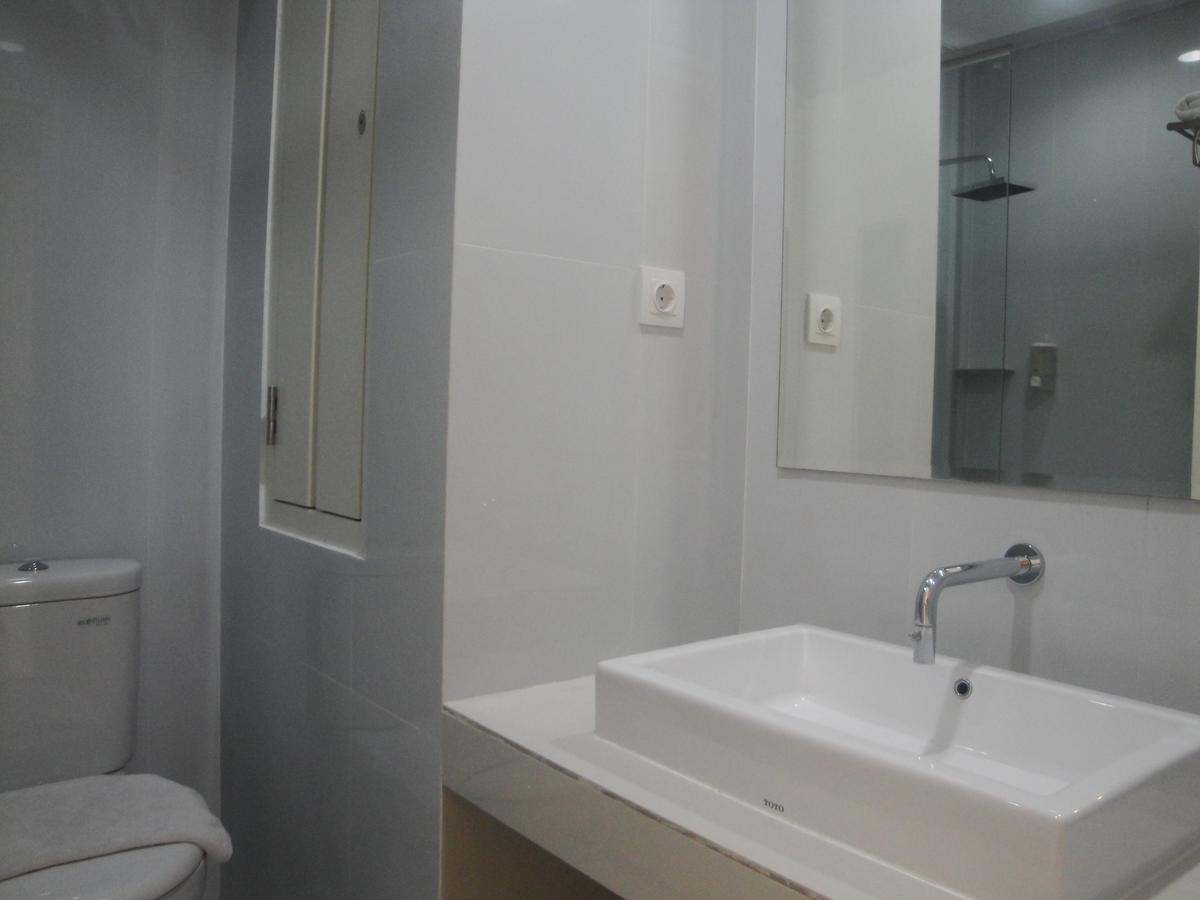 Bella Vita Hotel Купанґ Екстер'єр фото
