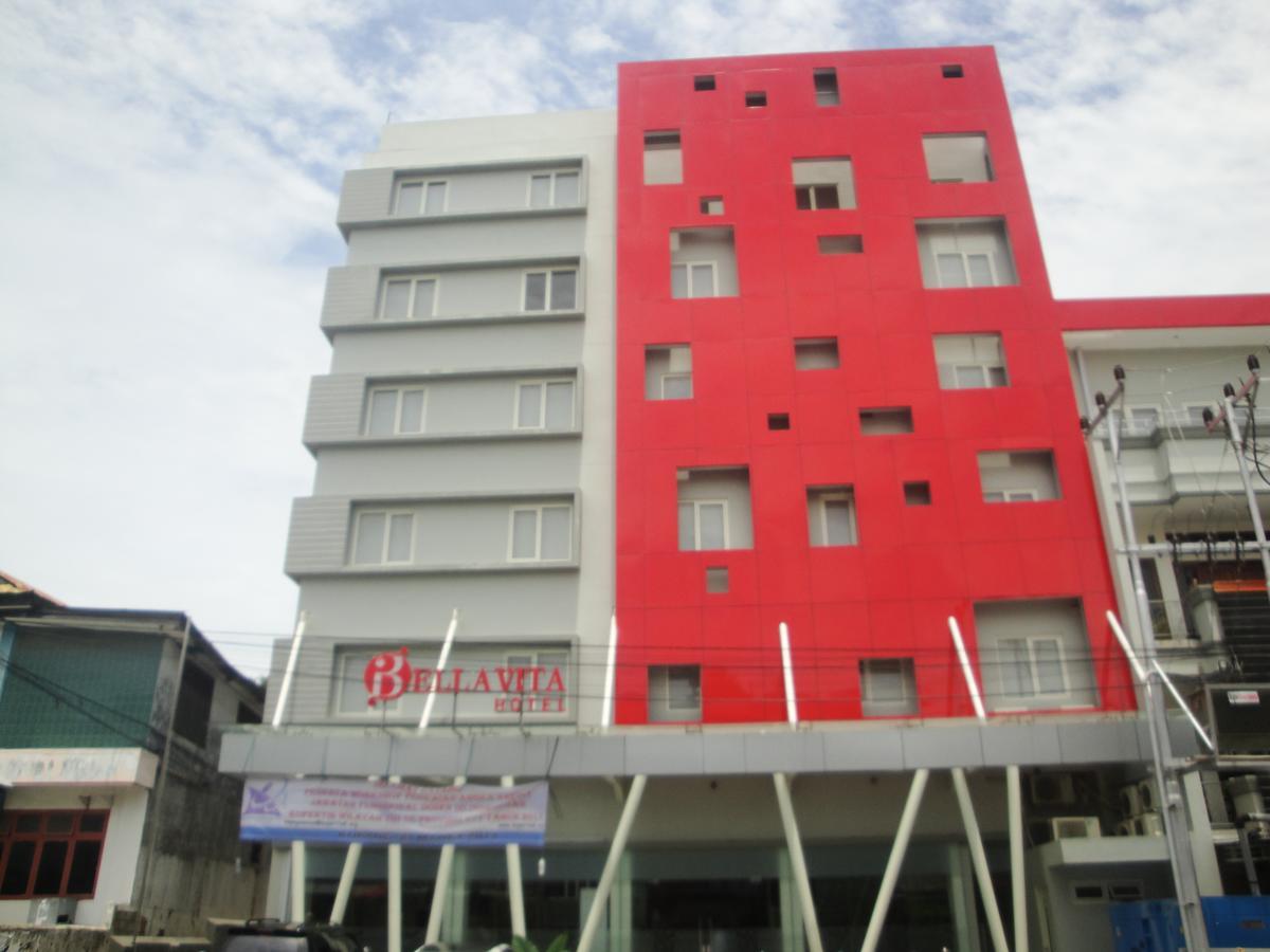 Bella Vita Hotel Купанґ Екстер'єр фото