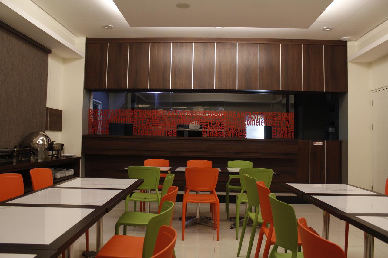 Bella Vita Hotel Купанґ Екстер'єр фото